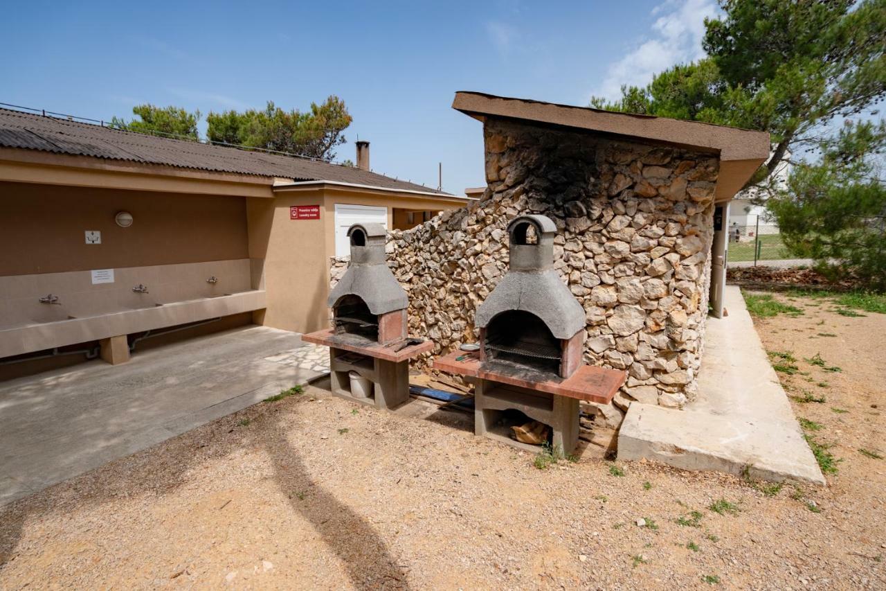 Camp Porat Ξενοδοχείο Povljana Εξωτερικό φωτογραφία